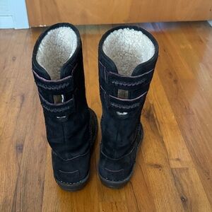 UGG Black Low Heeled Boots for Women
